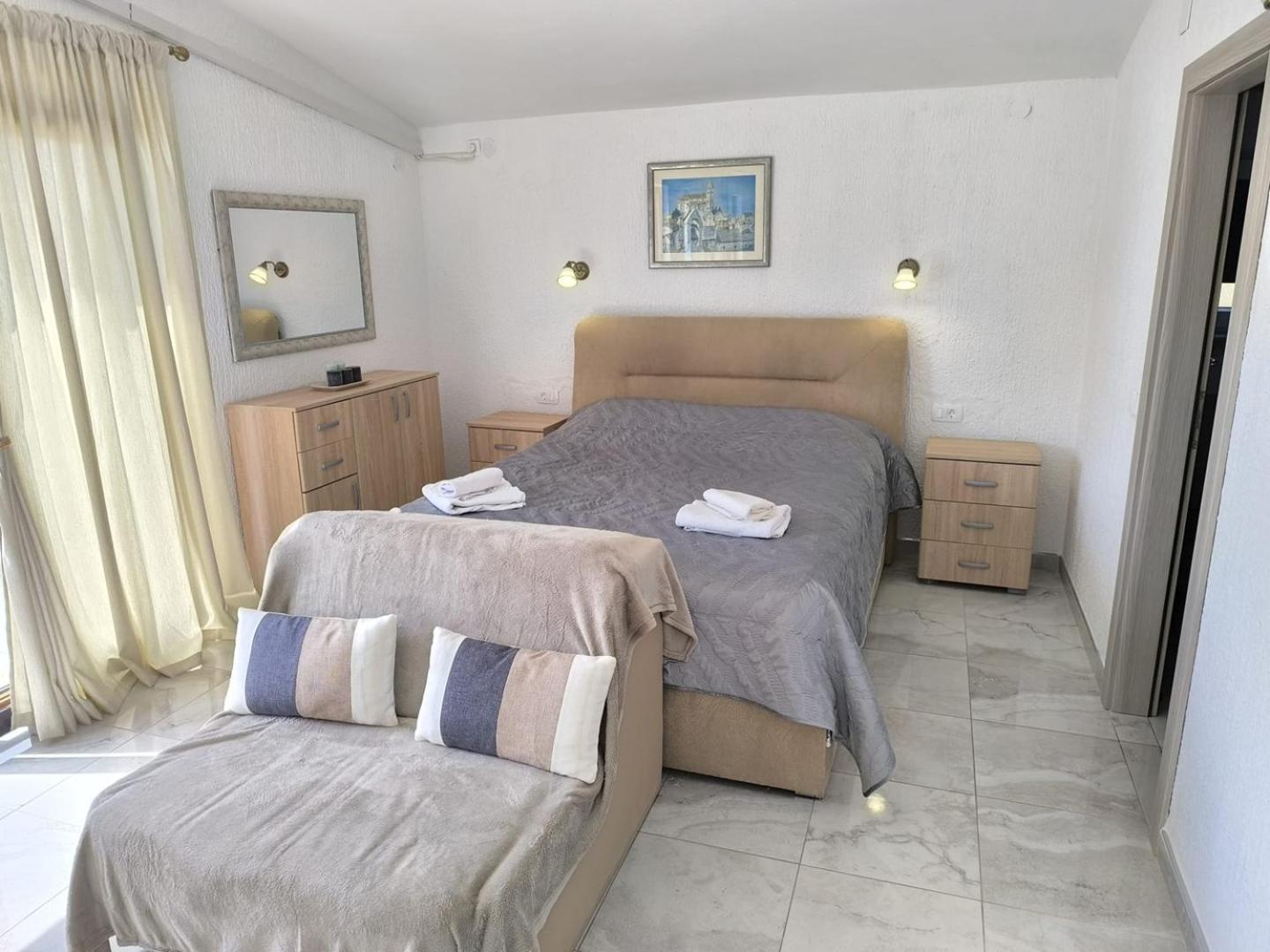פרימוסטן Apartments Lala מראה חיצוני תמונה
