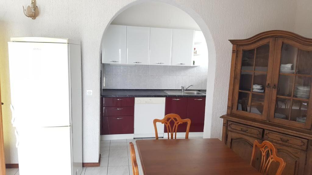 פרימוסטן Apartments Lala מראה חיצוני תמונה